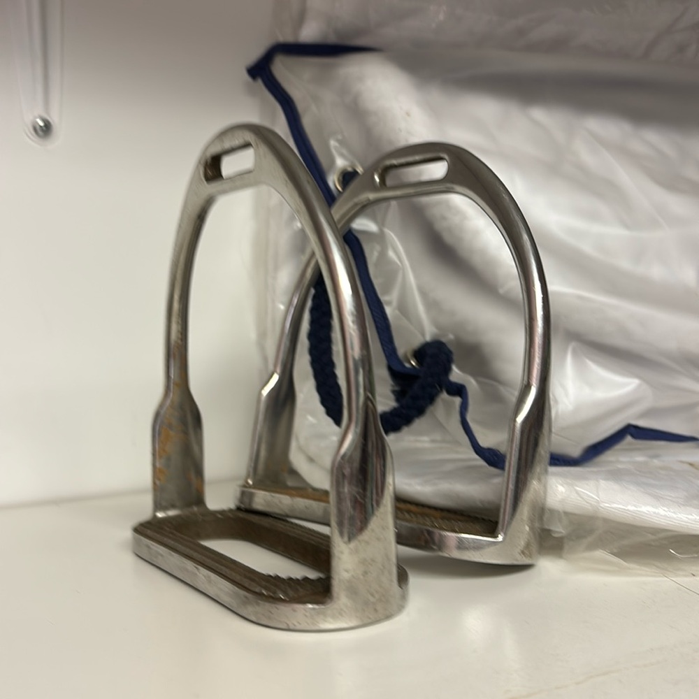 Iron stirrups